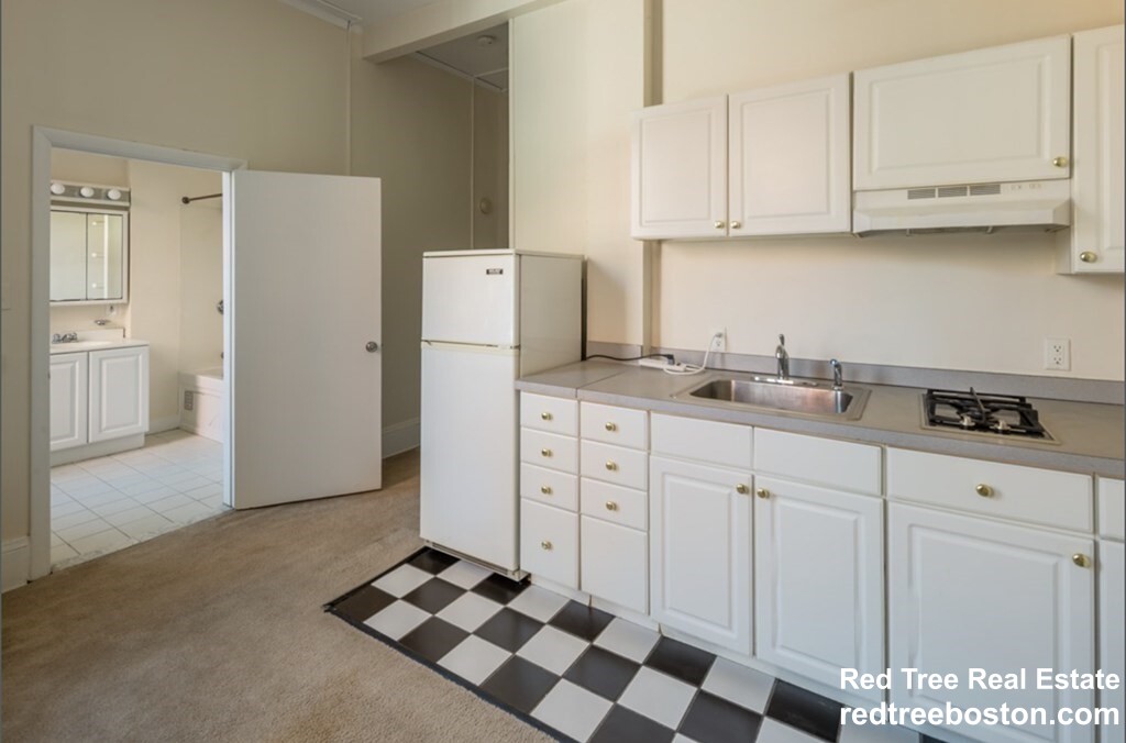 301 Newbury St, Back Bay