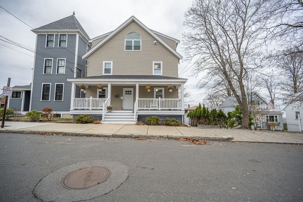 228 Bellingham Ave, Revere