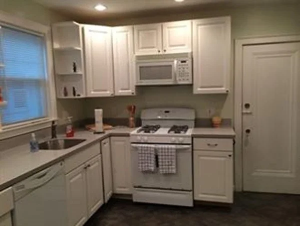 4 Harvard Rd, Belmont