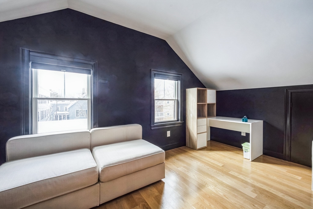 20 Fairmont St, Cambridgeport