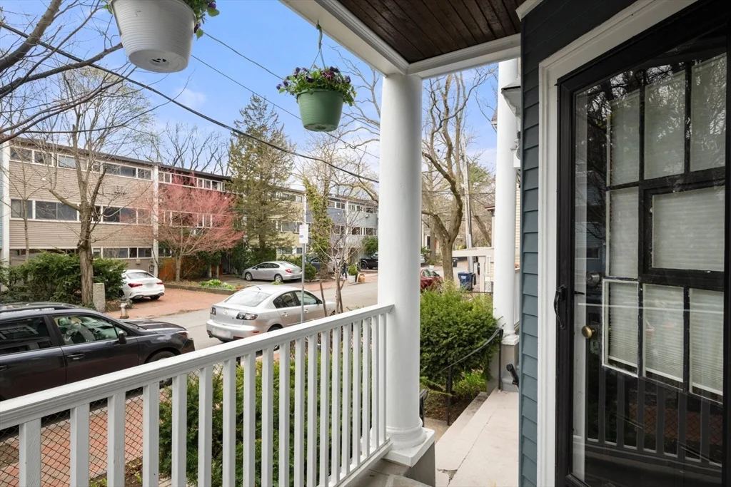 10 Bowdoin St, Neighborhood Nine