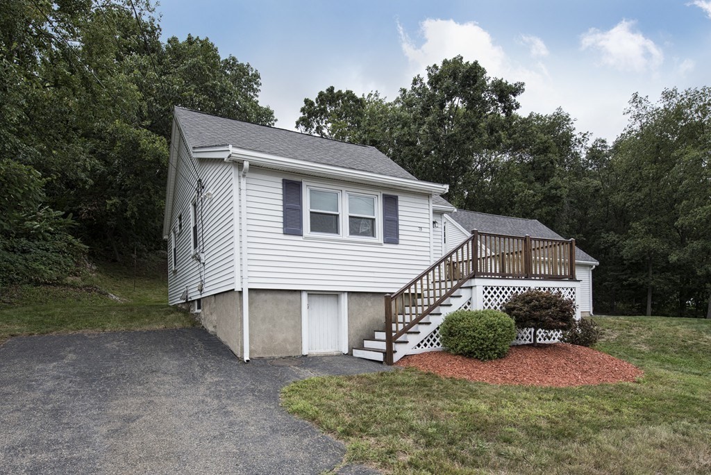 75 Saugus Ave, Saugus