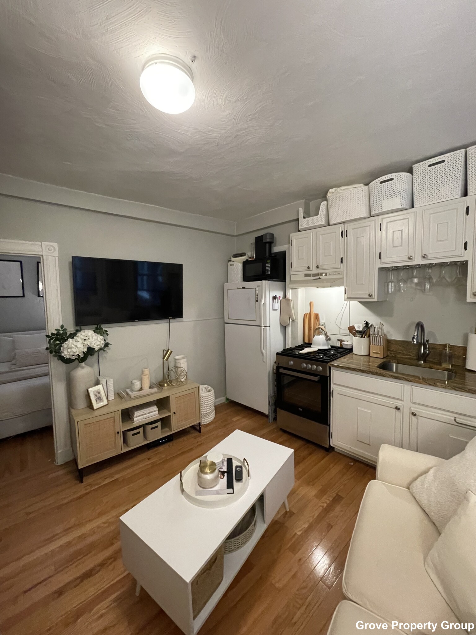 2 Holden Ct, North End