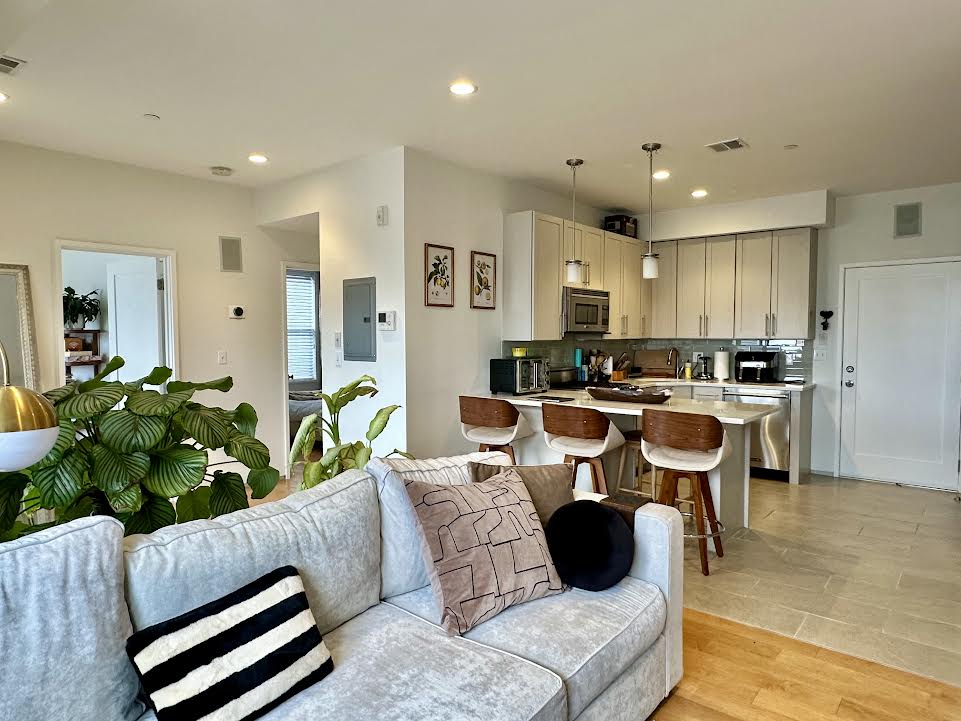 345 D St, South Boston