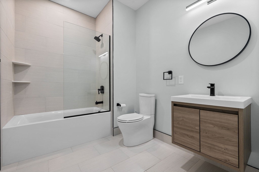 277 Border St, Central Square