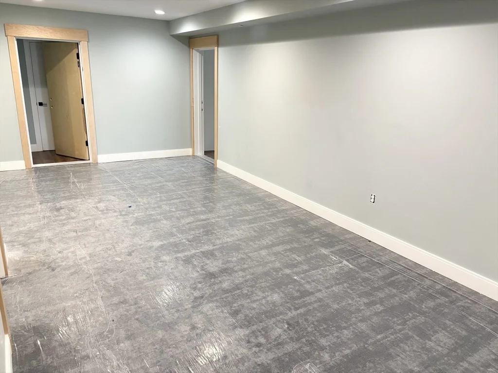 1391 Main St, Walpole