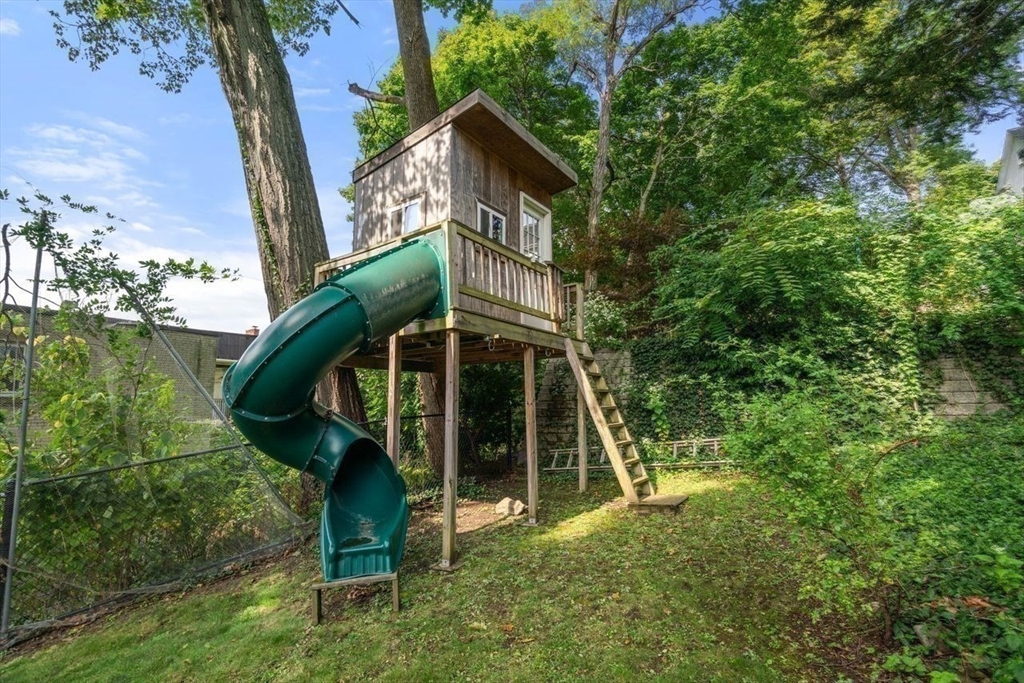 82 Lancaster Ter, Coolidge Corner