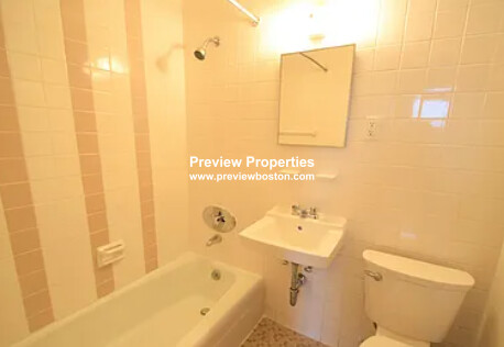 172 North Beacon St, Brighton