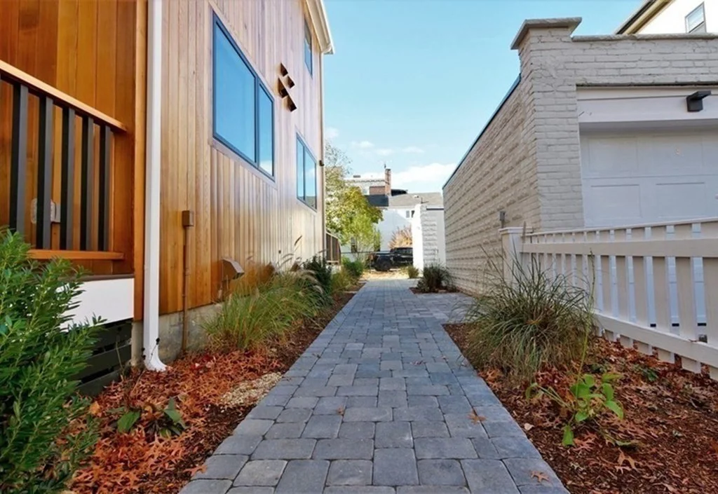 293 Broadway, The Port