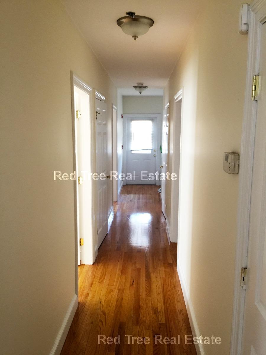 9 Gardner Tr, Allston