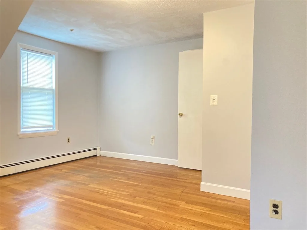 318 Granite St, Quincy