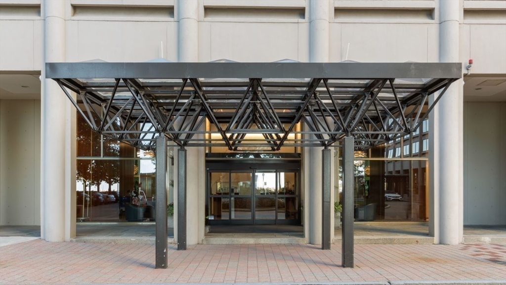 65 East India Row, Waterfront