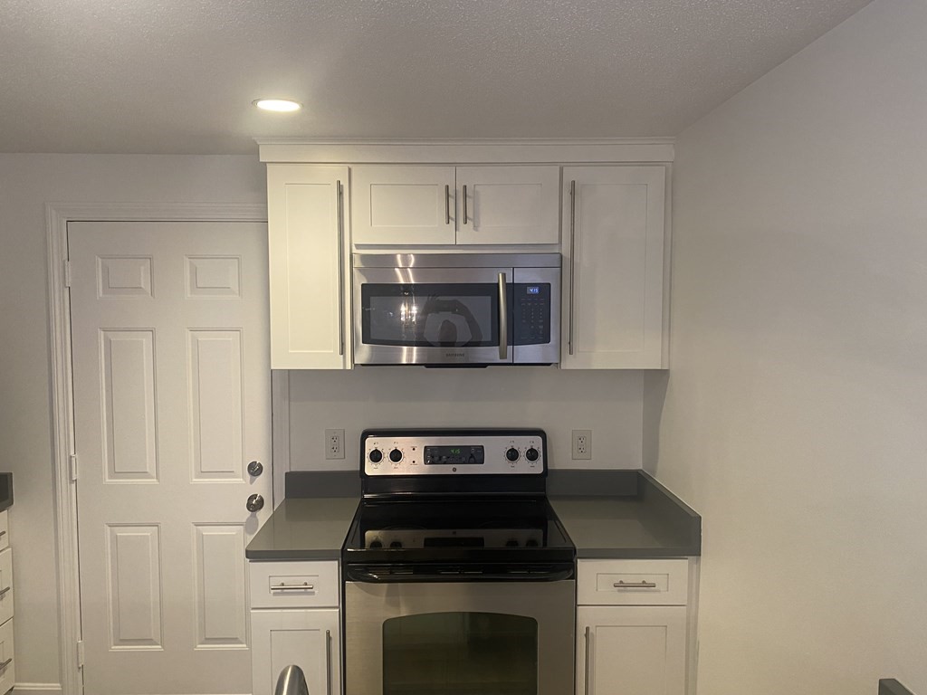 18 Walden Dr, Natick