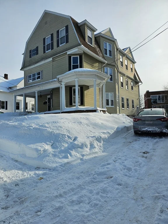 34 King Philip Rd, Worcester