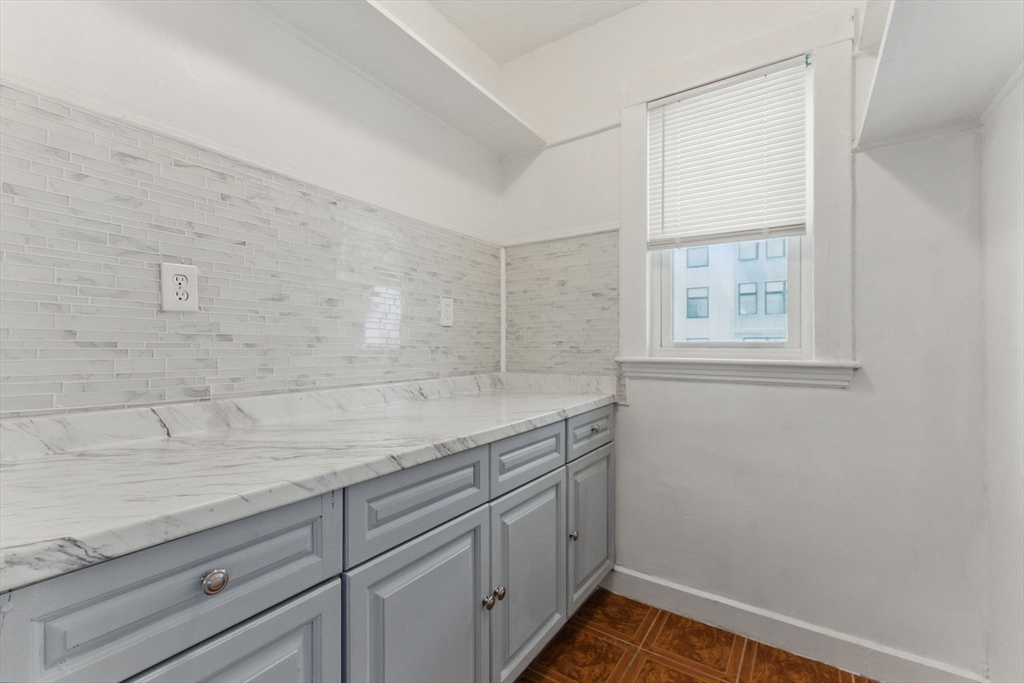 17 Hillsboro, Boston