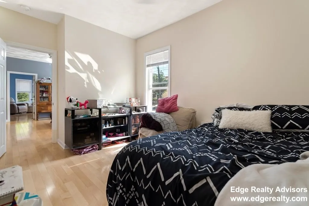 55 Easton St, Allston