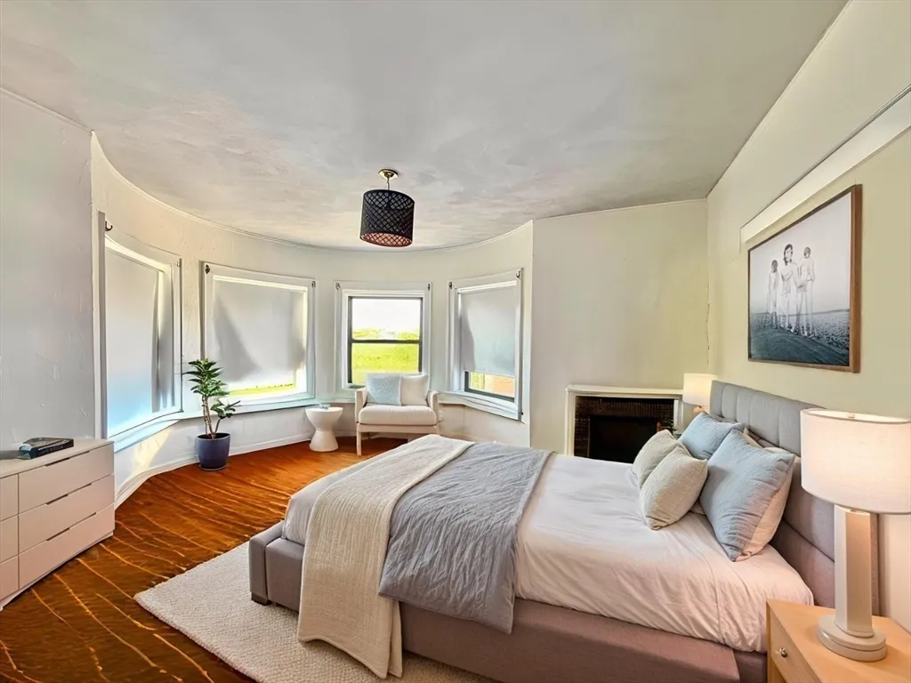 1466 Commonwealth Ave, Brighton