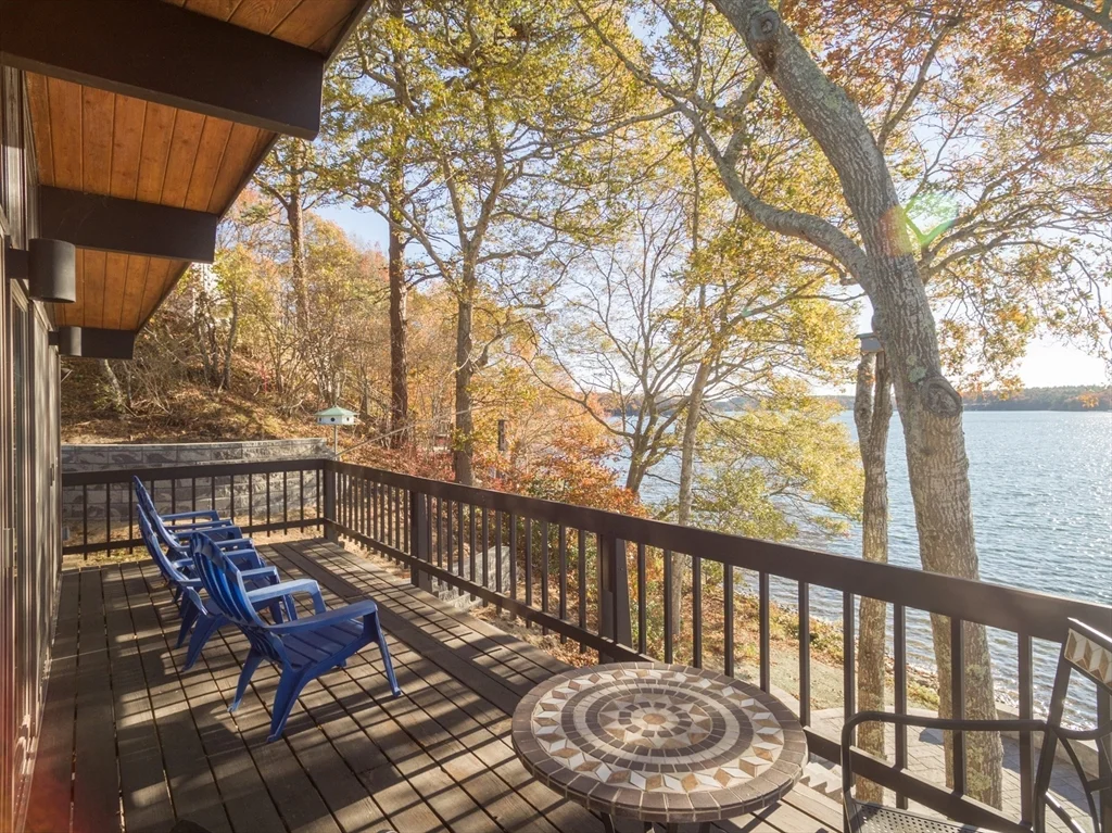 32 Eagle Hill Dr, Plymouth