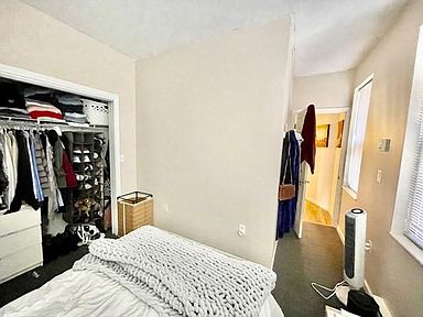 3 bed, 1.5 bath apartment for rent at 17 Thacher St Unit 4, North End — photo 5 of 22