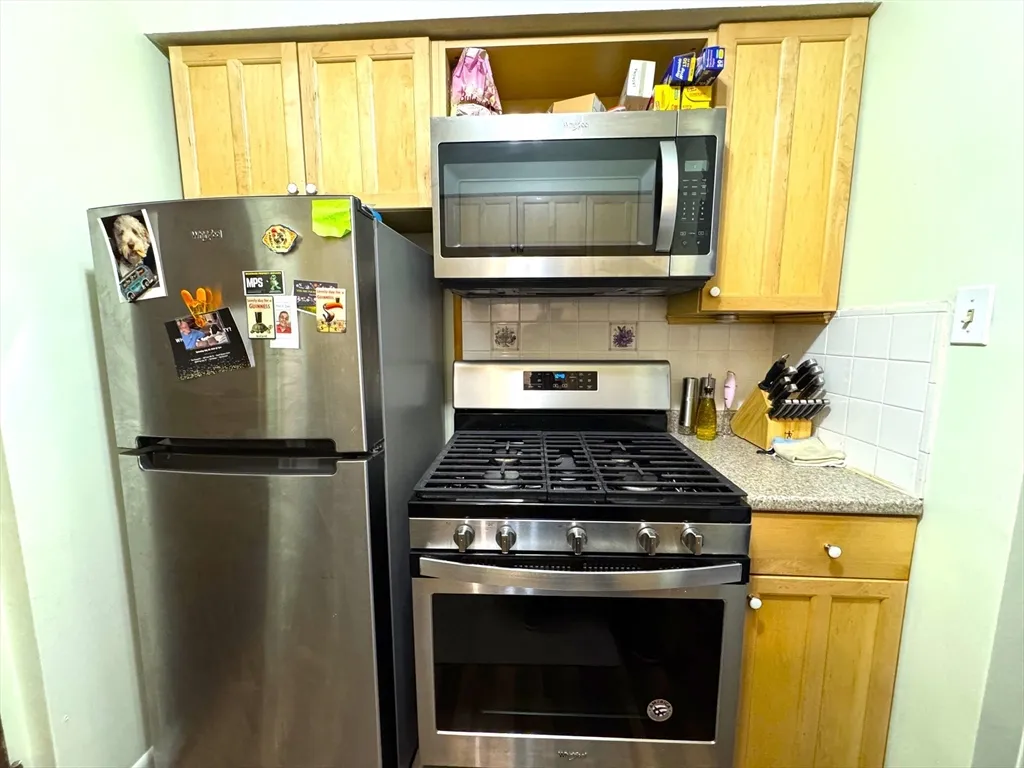 80 Walnut St, Canton