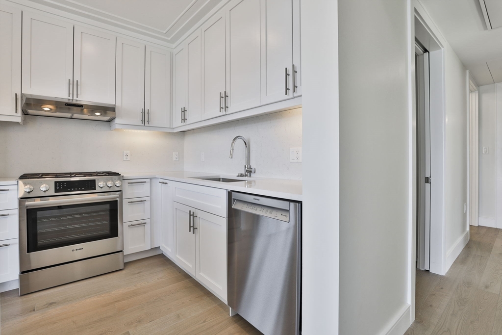 301 Border St, East Boston