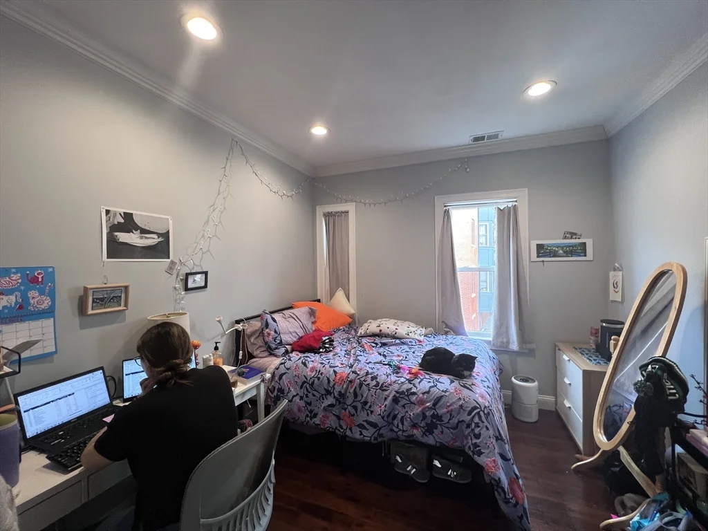 140 Marcella St, Mission Hill