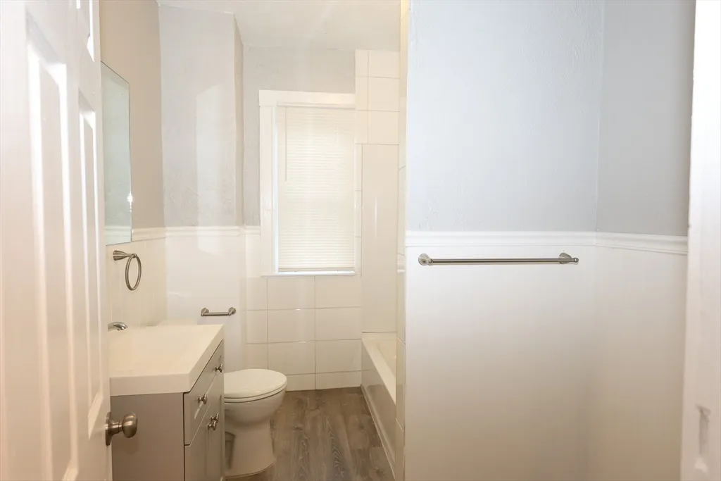 23 Des Moines Rd, Quincy