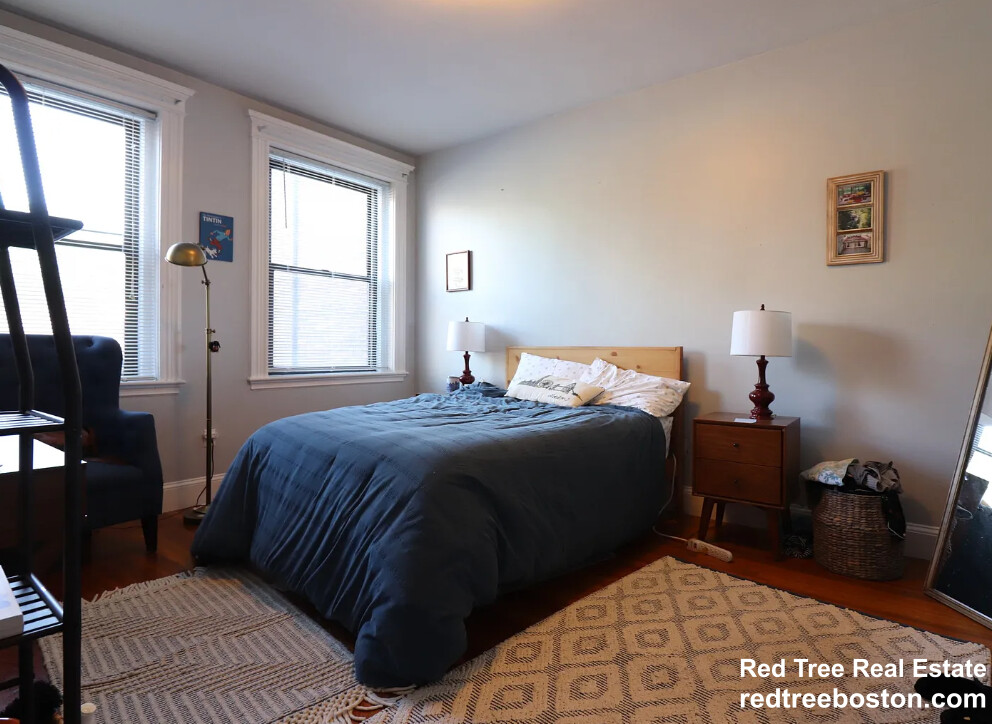 175 Harvard St, Coolidge Corner