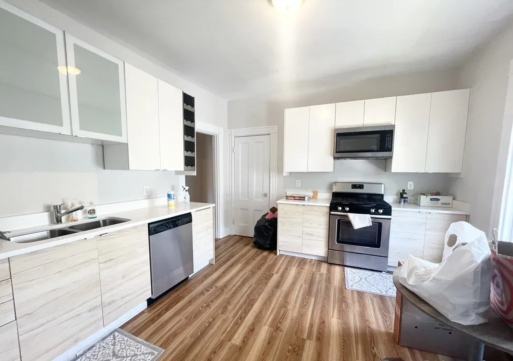 158 Boston St, Boston