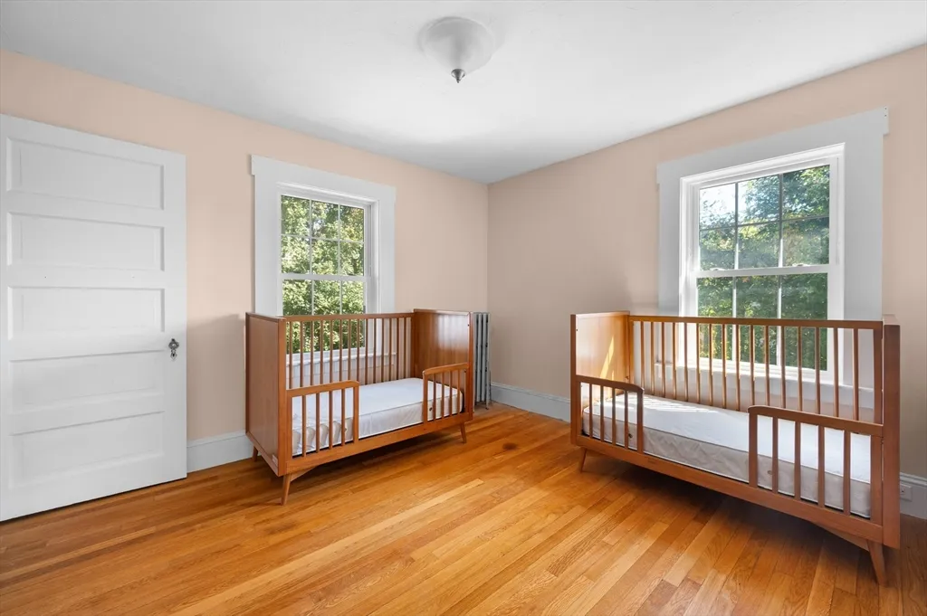 30 Whitney St, Milford