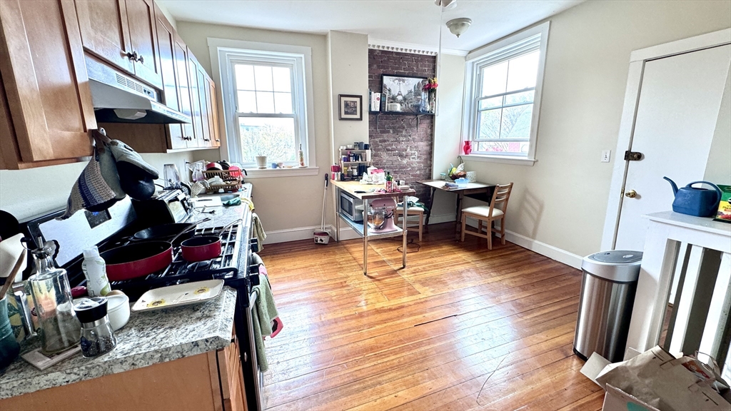 514 Harvard St, Brookline