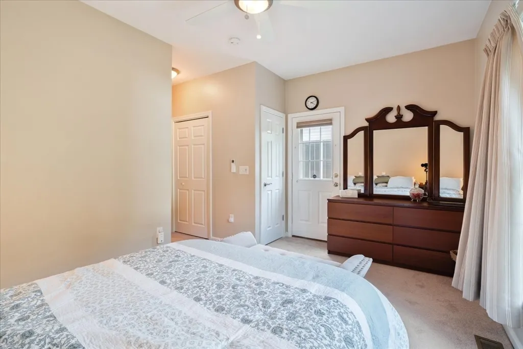 000 Confidential St, Plainville