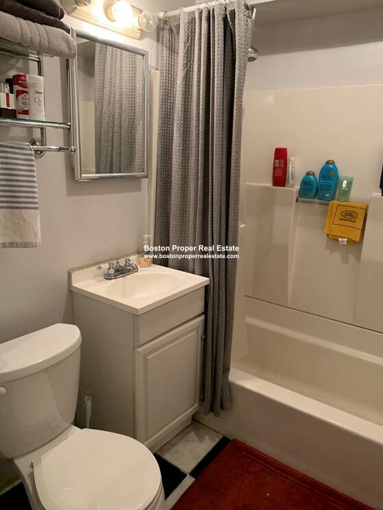 583 Beacon St, Back Bay