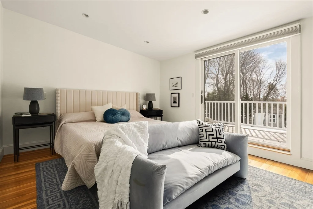 59 Harbor Ave, Marblehead Neck