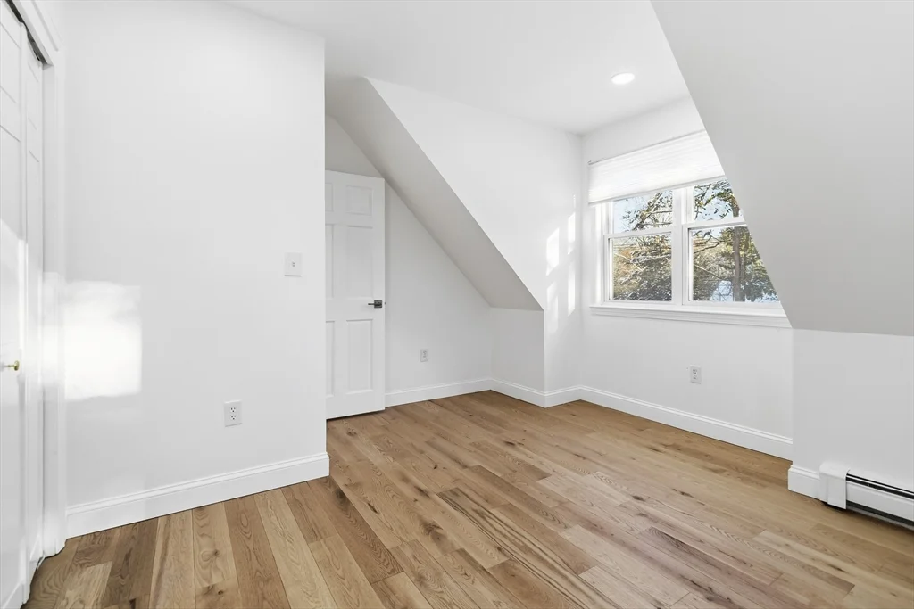 183 Gardner St, Hingham