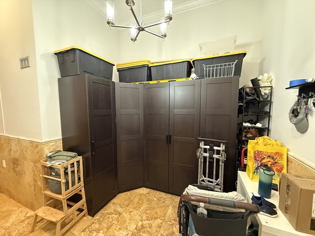 100 Captain's Row, Chelsea