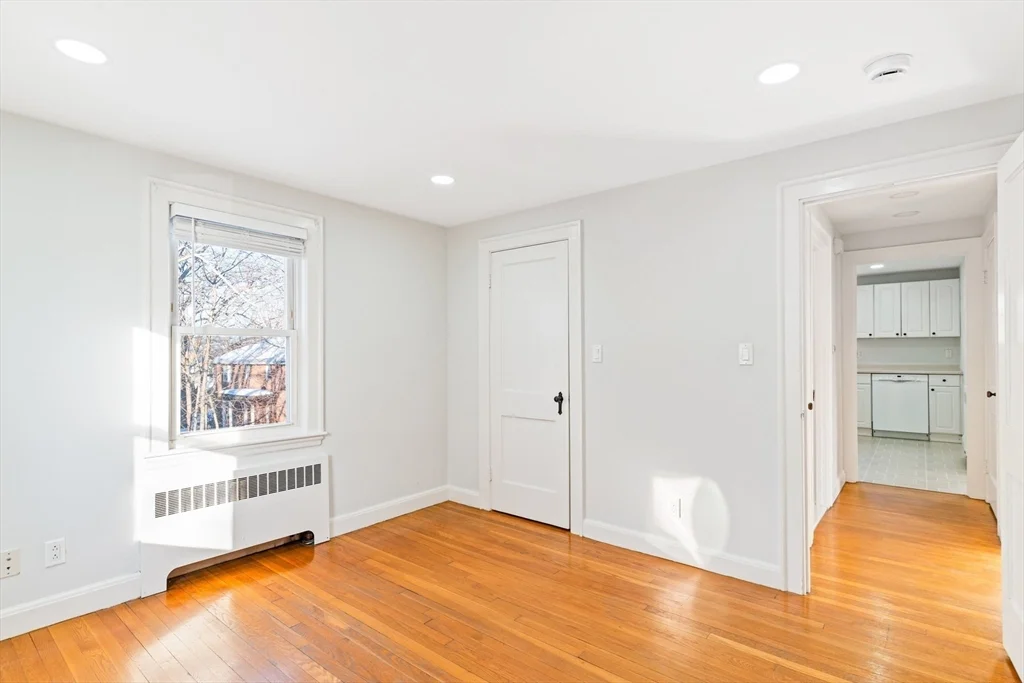 126 Washington Ave, Waltham