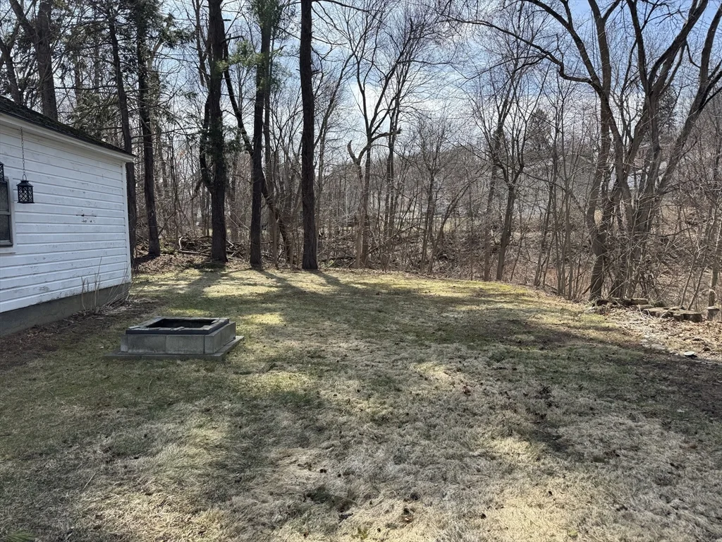 173 Pleasant St, Clinton