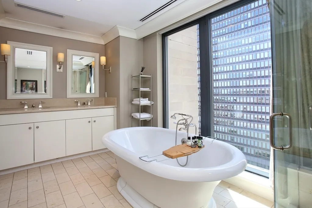 776 Boylston St, Back Bay