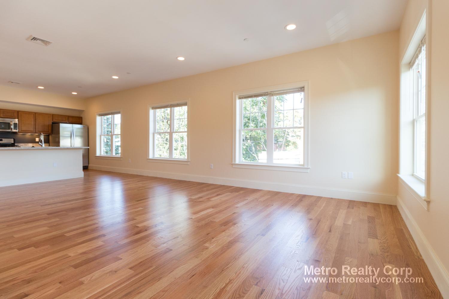 5165 Washington St, West Roxbury