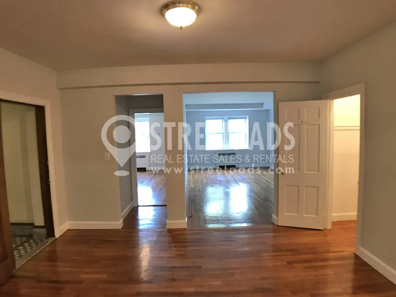 1157 Beacon St, Longwood