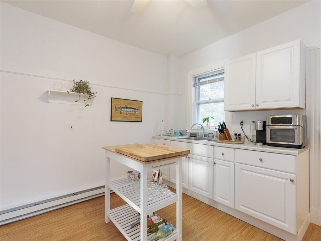 13 Oxford Ave, Belmont