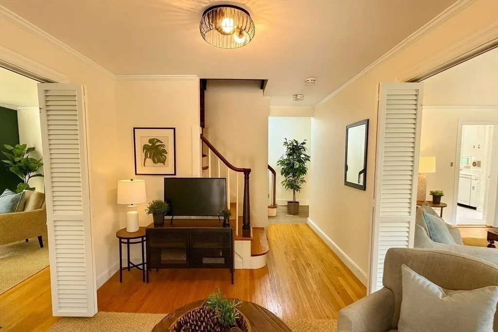 379 Newton St, Chestnut Hill