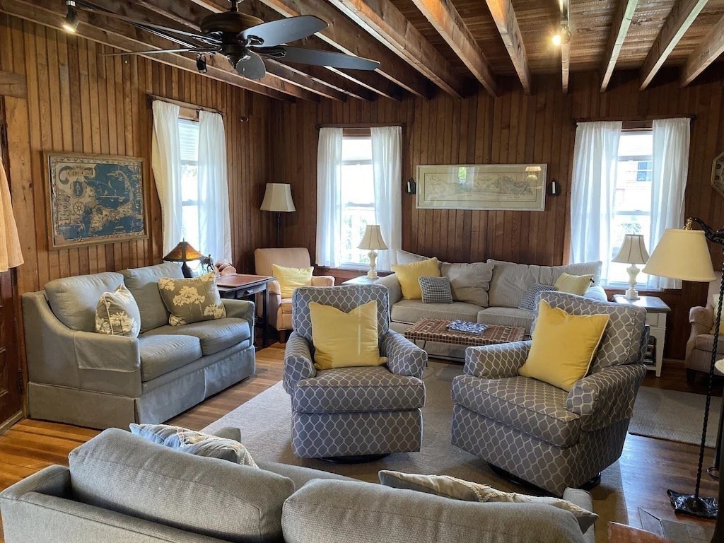 84 Mayflower Rd, Sagamore Beach