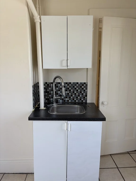 10-12 Maple St, Waltham