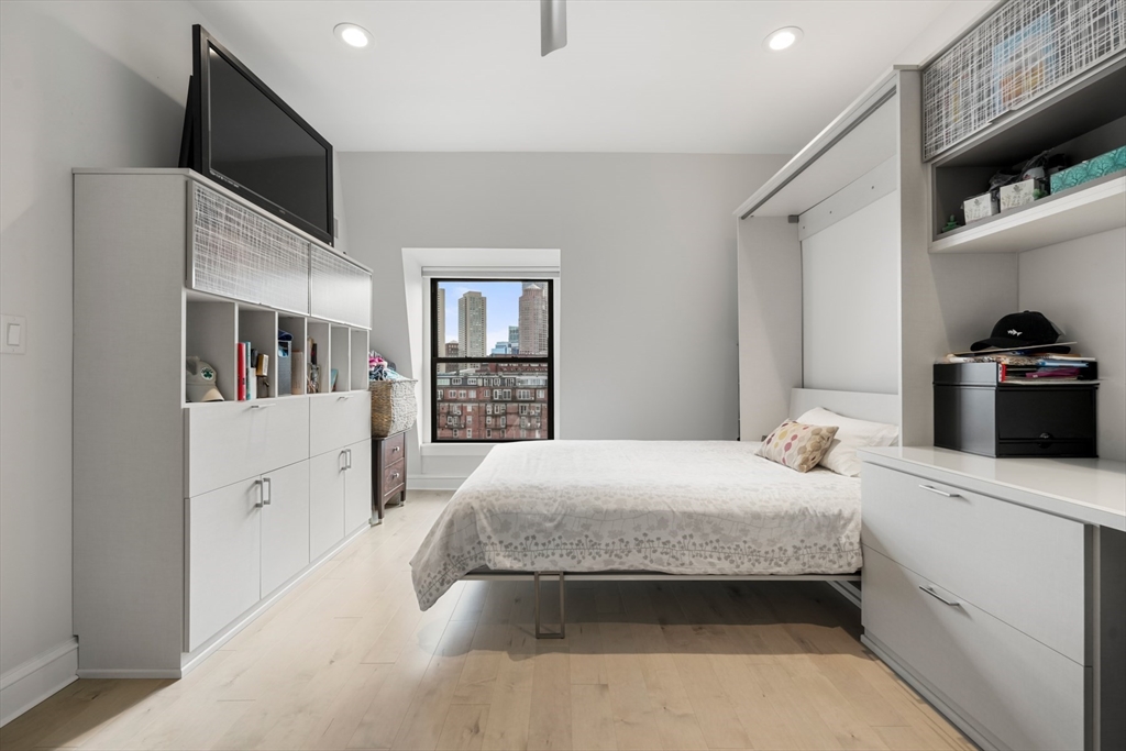 28 Atlantic Ave, Waterfront