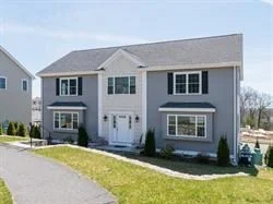 50 Matthew Ln, North Waltham