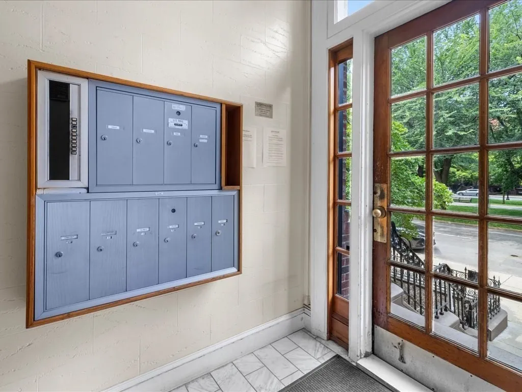 228 Commonwealth Ave, Back Bay