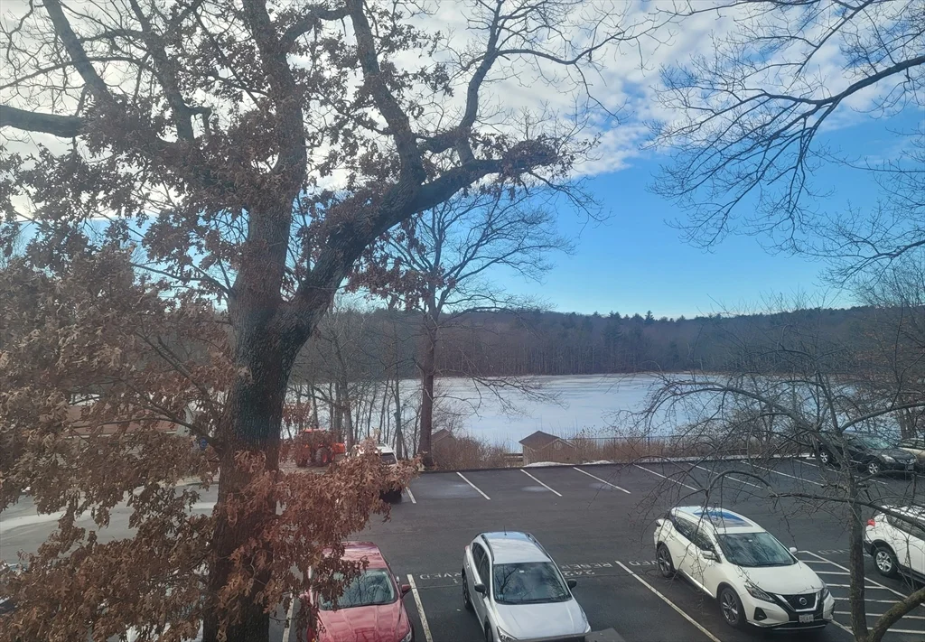 30 Thayer Pond Dr, Oxford