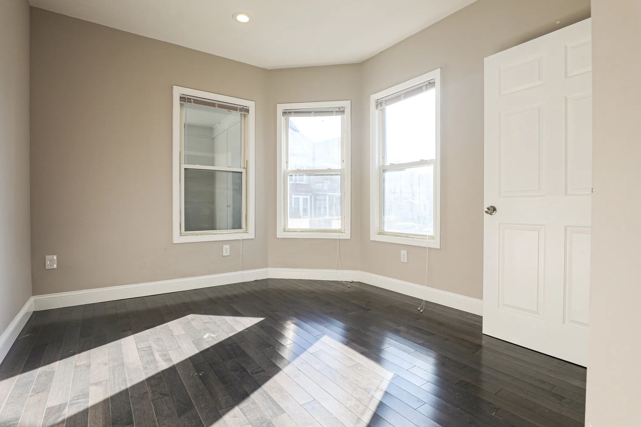 77 Linden St, Brighton